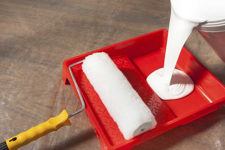 Що потрібно для фарбування стін: повний список матеріалів та інструментів