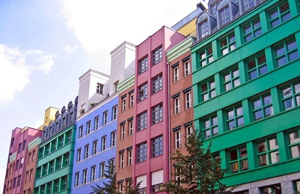 Як вибрати колір фасадної фарби: поради щодо довговічності покриття